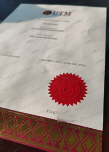 buy a UTM fake diploma Fake UTM Graduation Certificate